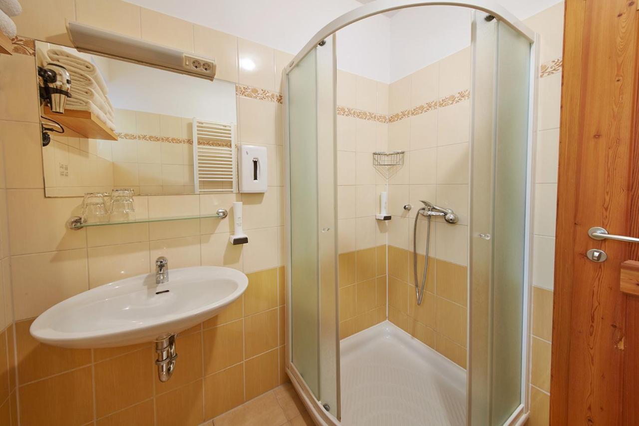 Rute Hotel And Apartments Кранська Гора Екстер'єр фото