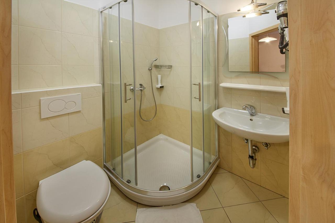 Rute Hotel And Apartments Кранська Гора Екстер'єр фото
