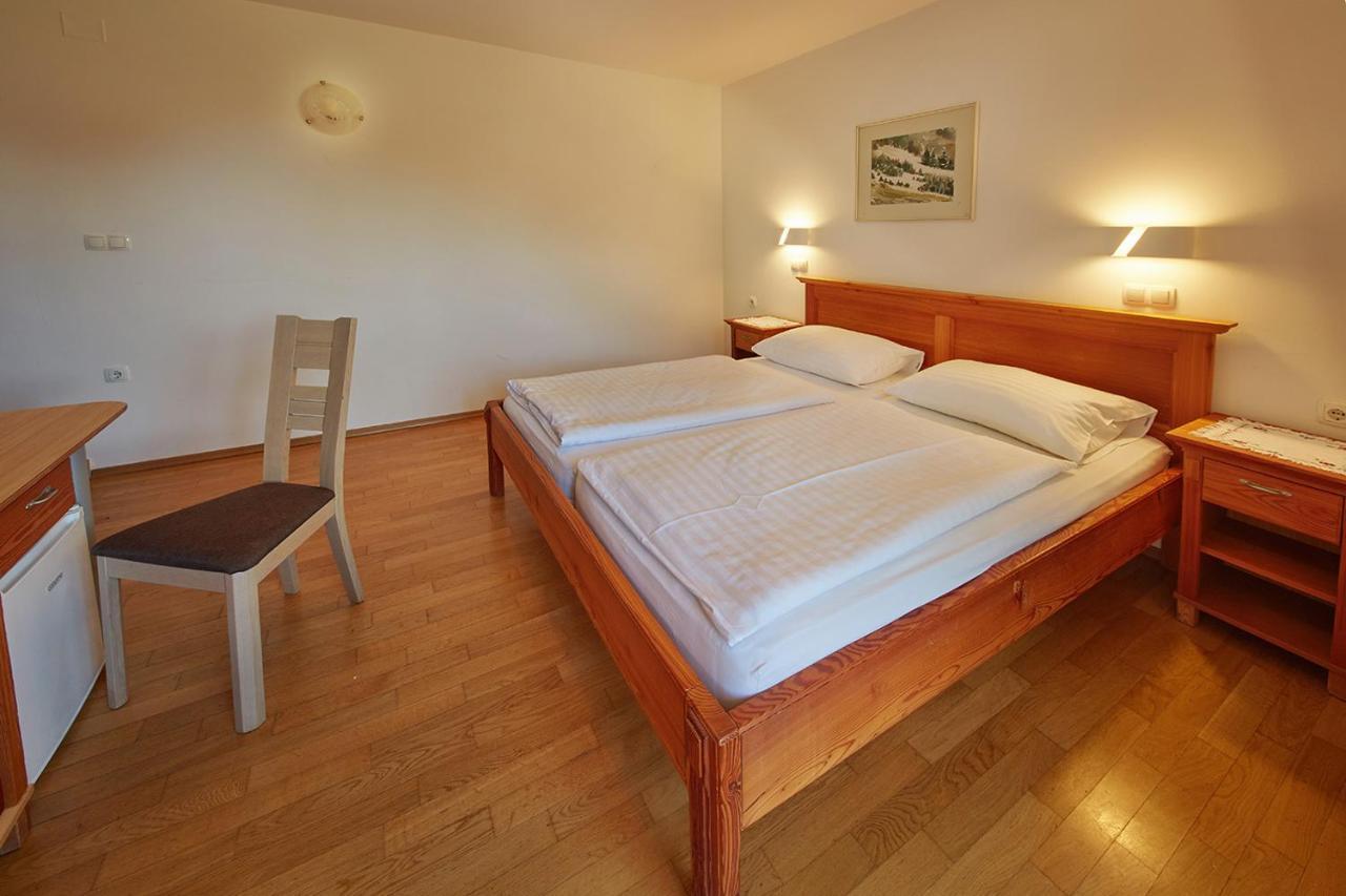 Rute Hotel And Apartments Кранська Гора Екстер'єр фото
